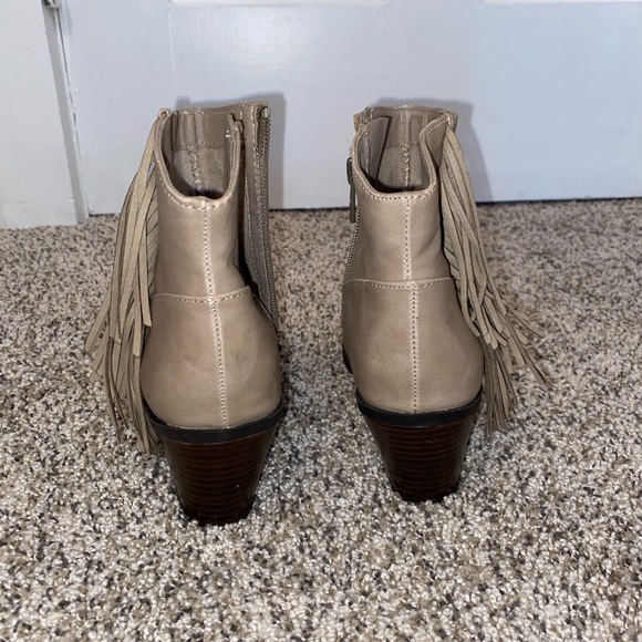 Sam & Libby - Picture 4 of 5